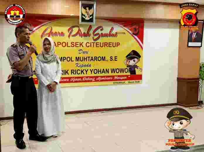 KOMPOL MUHTAROM, S. E berpamitan kepada seluruh peserta yang hadir dalam acara kenal pamit Kapolsek Citeureup Polres Bogor