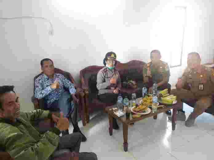 Antisipasi Corona dan DBD, Polsek Ciampea bersama Muspika Ajak Masyarakat Jaga Kebersihan.