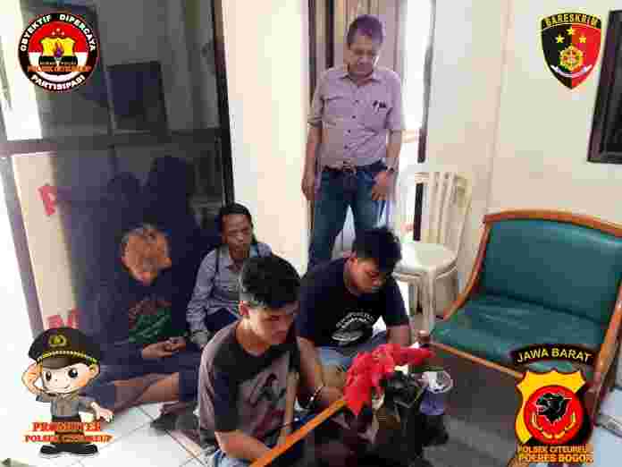 Penyerahan terdug pelaku tindak pidana perampasan