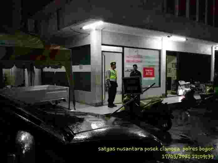 Patroli Malam Polsek Ciampea Singgahi Pos Keamanan.