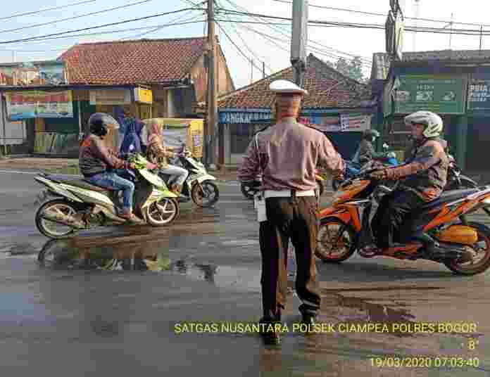 Berikan Pelayanan Prima, Unit Lantas Polsek Ciampea Laksanakan Giat Gatur Rutin.