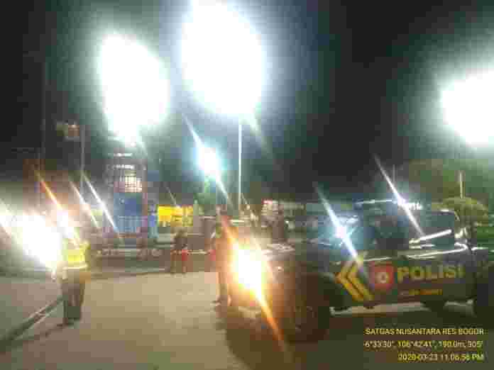 Bersama Cegah Virus Corona, Piket Pawas Polsek Ciampea Pimpin Patroli Gabungan Tiga Pilar.