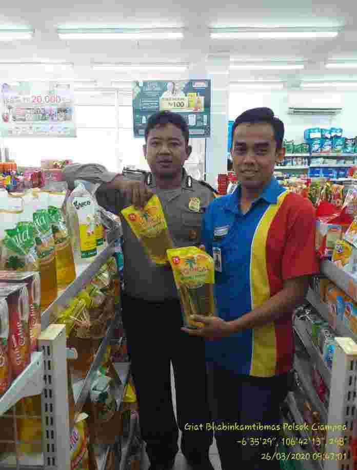 Polsek Ciampea Polres Bogor Cek Stok dan Harga Sembako di Tengah Wabah Corona.